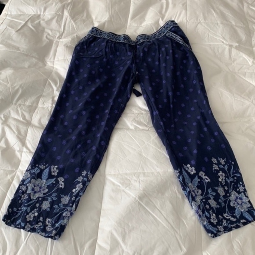 Old Navy Blue print elastic waist ankle length bottoms M